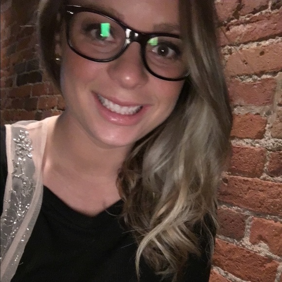 Meet your Posher, Abby - Picture 1 of 1